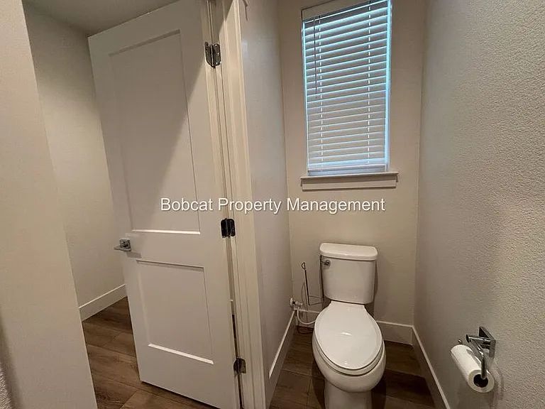 1287 Grove St — Photo 13
