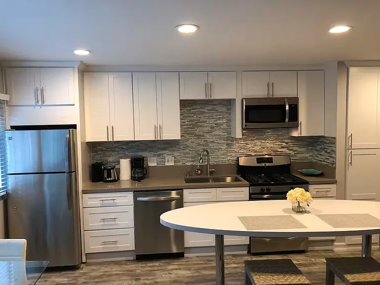 2055 Albatross St #6 — Photo 9
