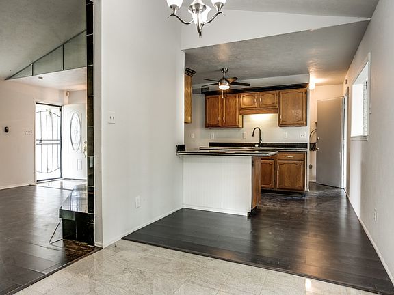 5th image of 520 Grand Teton St