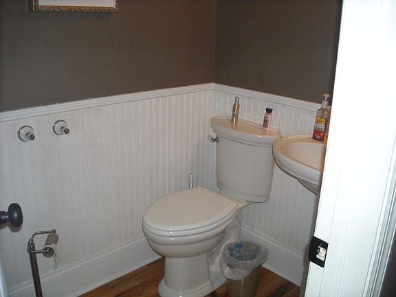 5th image of 104 Greenwood Dr