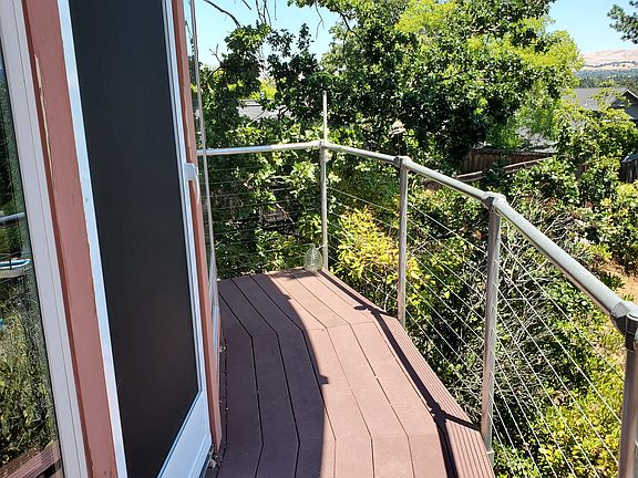 3rd image of 406 Doulton Ct #1/2