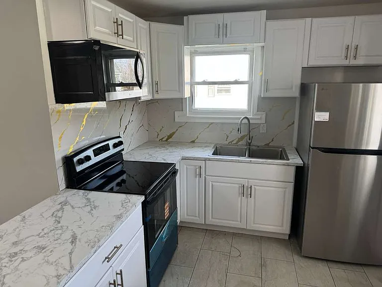 840 Poplar St — Photo 6