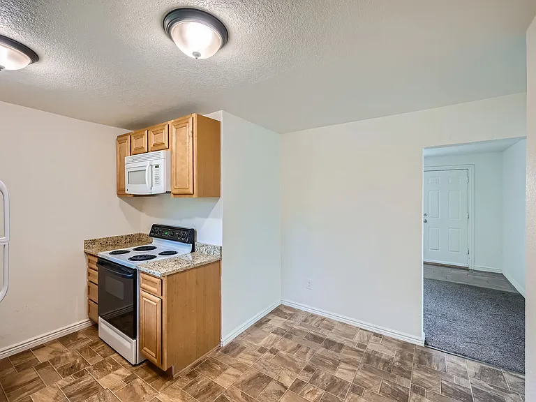 613 E Rio Grande St — Photo 13