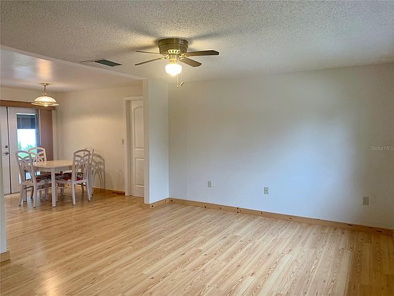 3rd image of 419 Citrus Ave