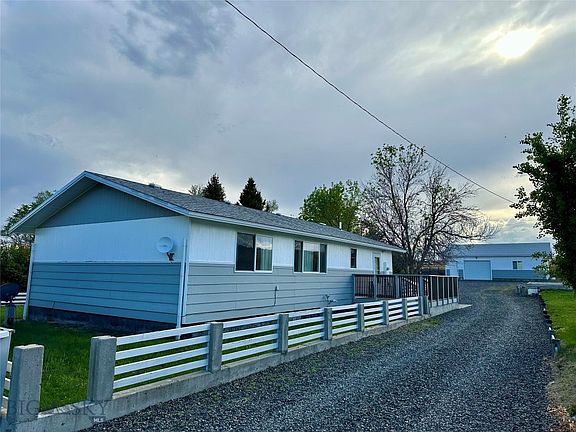 2nd image of 200 Burt Ln