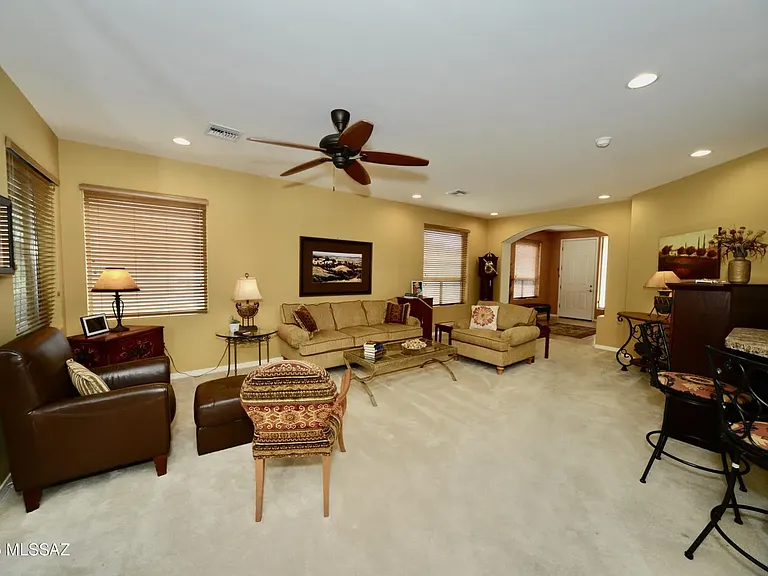 733 W Shadow Wood St — Photo 9