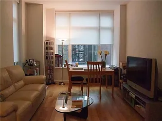 Rented by Space Marketing Shop