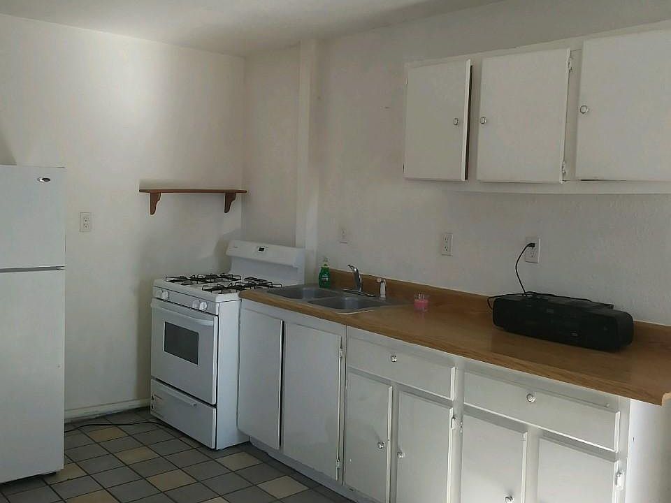 1st image of 225 Smith Ave SE #C