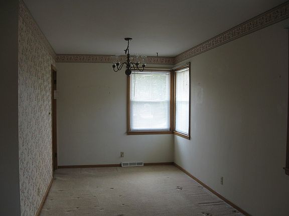 3rd image of 330 Hillside Pl