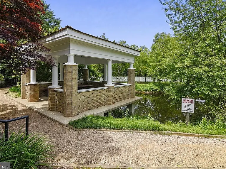 8380 Greensboro Dr #1005 — Photo 32