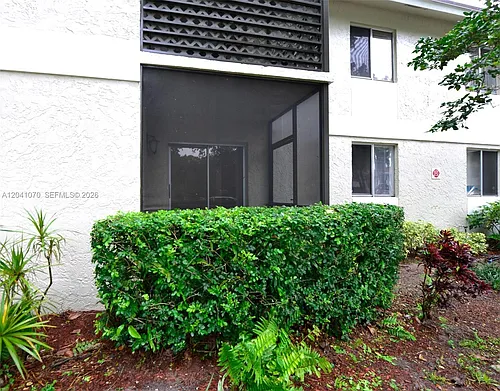 703 Gardens Dr #102 Photo 1