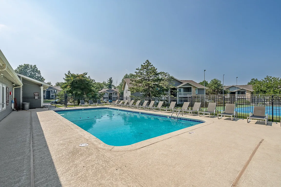 The Reserve At Barry Apartments — Photo 2