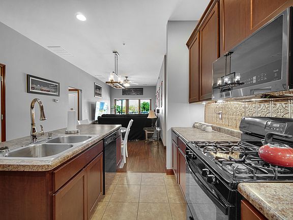 3rd image of 123 N Main St Suite 301