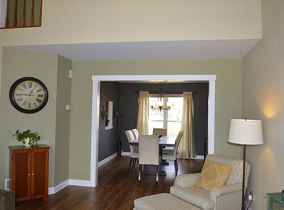 3rd image of 4079 Newport Ln