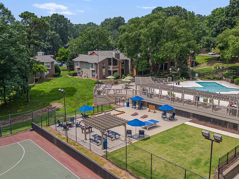 The Retreat at Lake Johnson Apartments — Photo 9