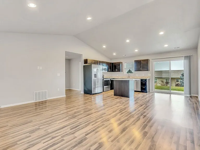 5482 Summerland Dr — Photo 6