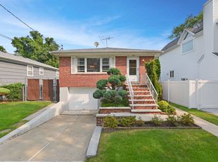 253 Saint Andrews Rd, Staten Island, NY 10306