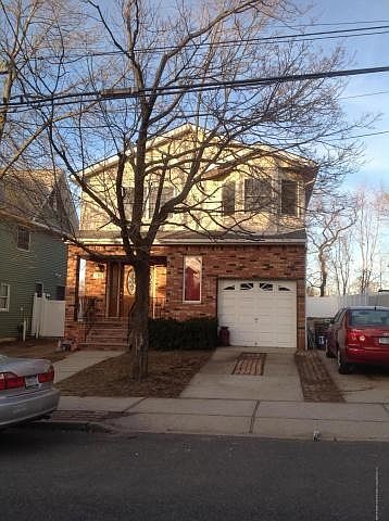 1st image of 123 Barnard Ave
