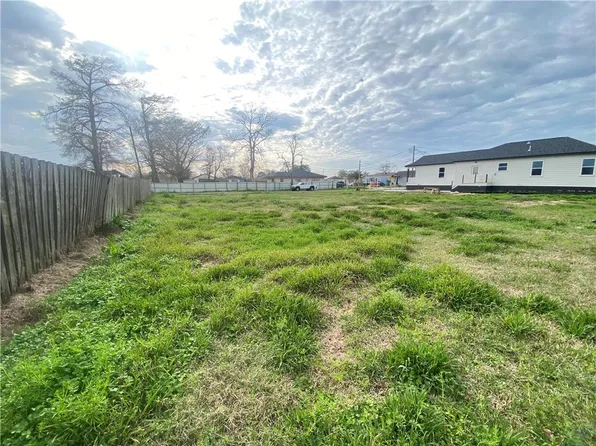 2309 Weyer St, Gretna, LA 70053