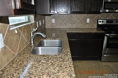 3rd image of 10459 Royal Est