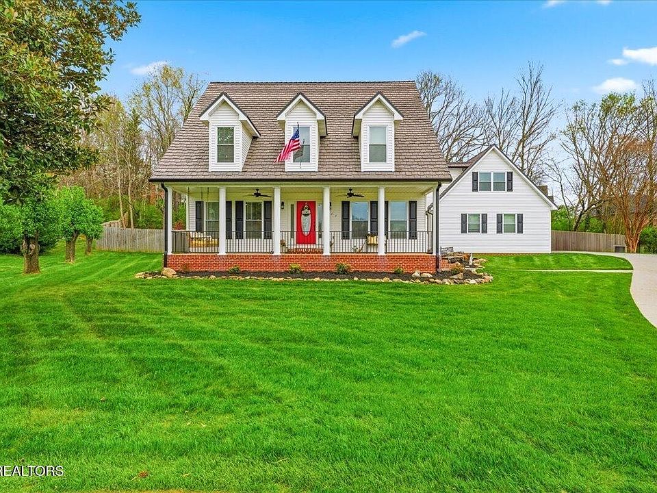 1st image of 877 Somerset Dr