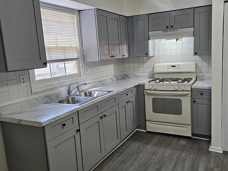 1300 New York Ave #10 — Photo 7