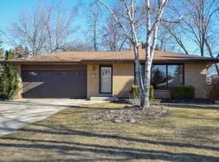 1812 W Vogel Ct, Milwaukee, WI 53221