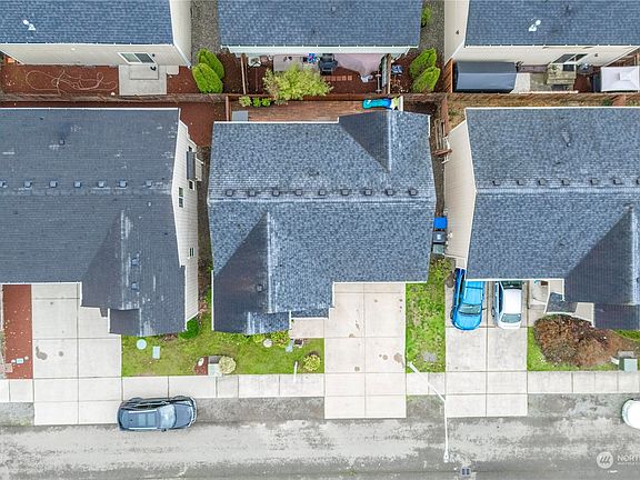 4th image of 11527 3rd Avenue Ct E