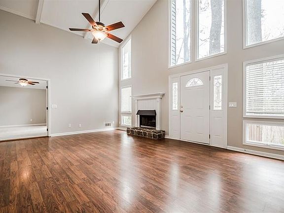 5th image of 2740 Brook Valley Dr