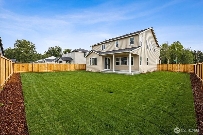 5th image of 912 Lucas Avenue #17