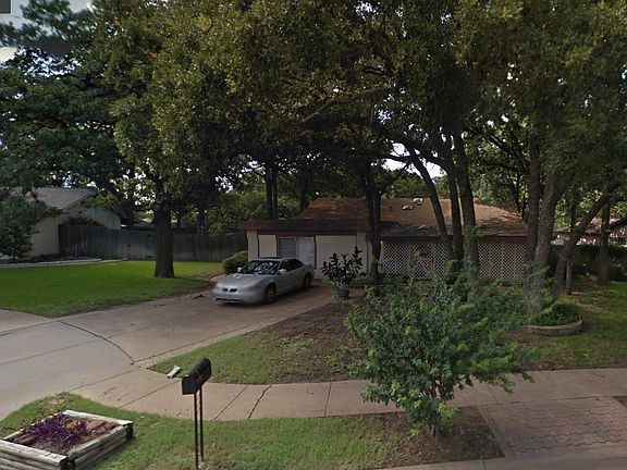 3rd image of 2901 White Oak Ln