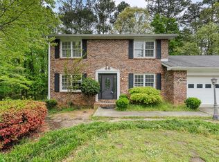 450 Coventry Dr, Lawrenceville, GA 30046