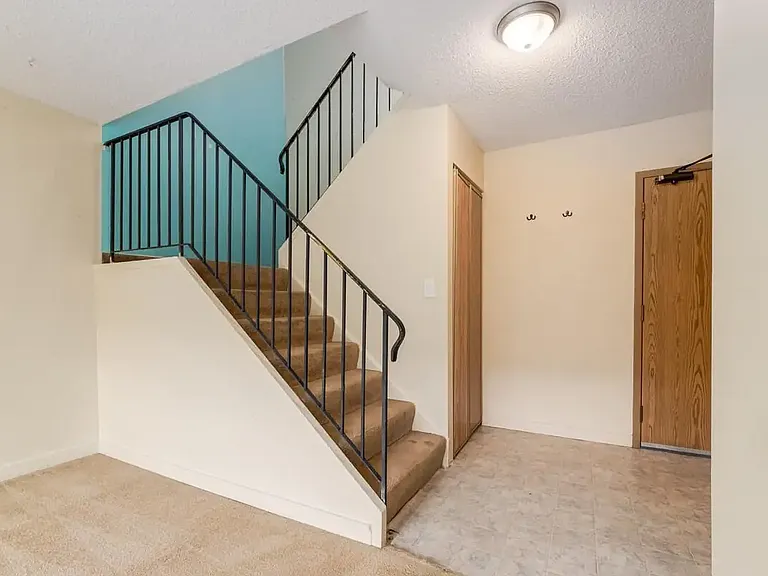 2404 16a St SW — Photo 51