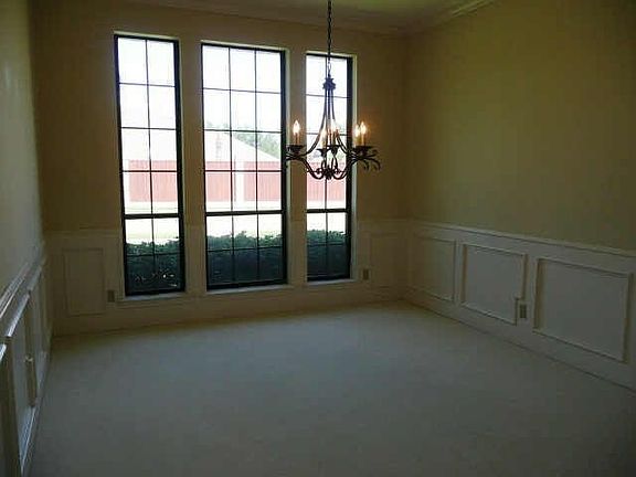 4th image of 1717 Triple Crown Ln