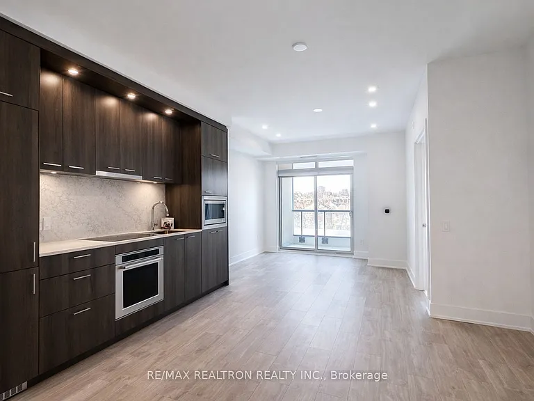 858 Dupont St #309 — Photo 2