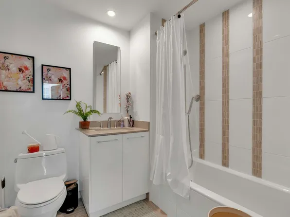 1200 Avenue At Port Imperial image 18 of 20