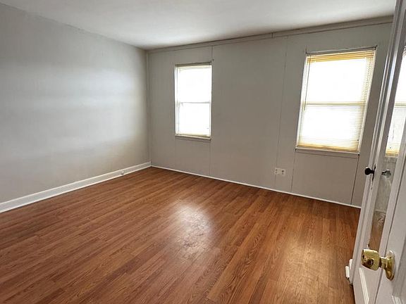 2nd image of 3255 Friendship St