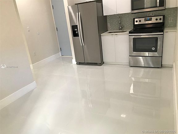 4th image of 6918 Bay Dr #12