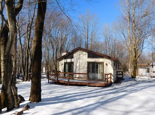 301 Elk Dr, Blakeslee, PA 18610