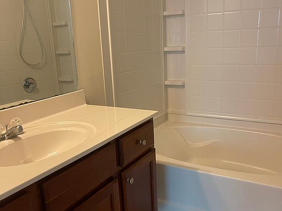 2nd image of 200 Fern Crest Dr