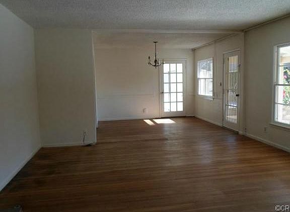 5th image of 1916 E Merced Ave