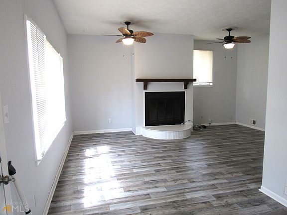 2nd image of 8337 Holly Dr