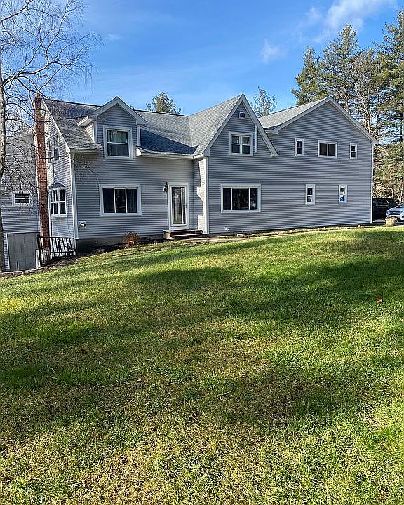 2nd image of 106 Hollis St