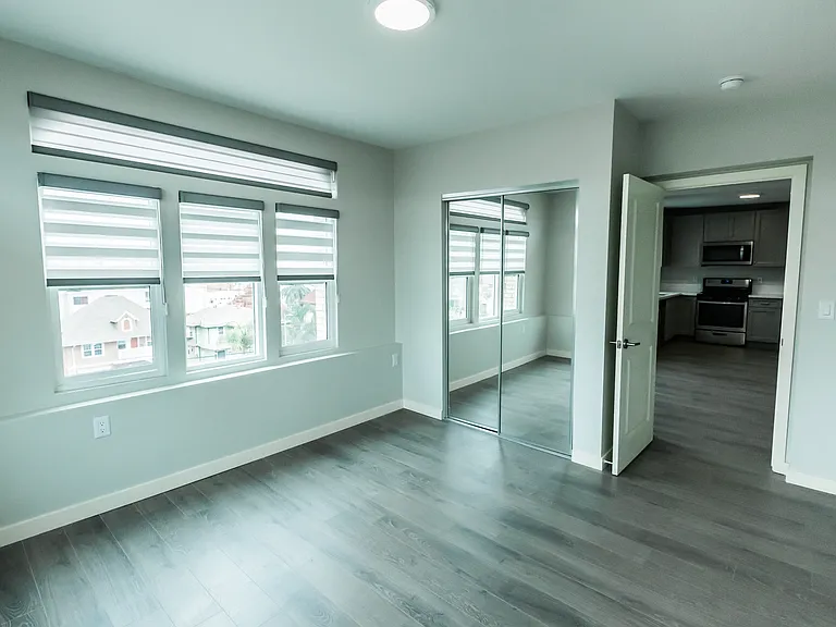 Grand View Apartments — Photo 22