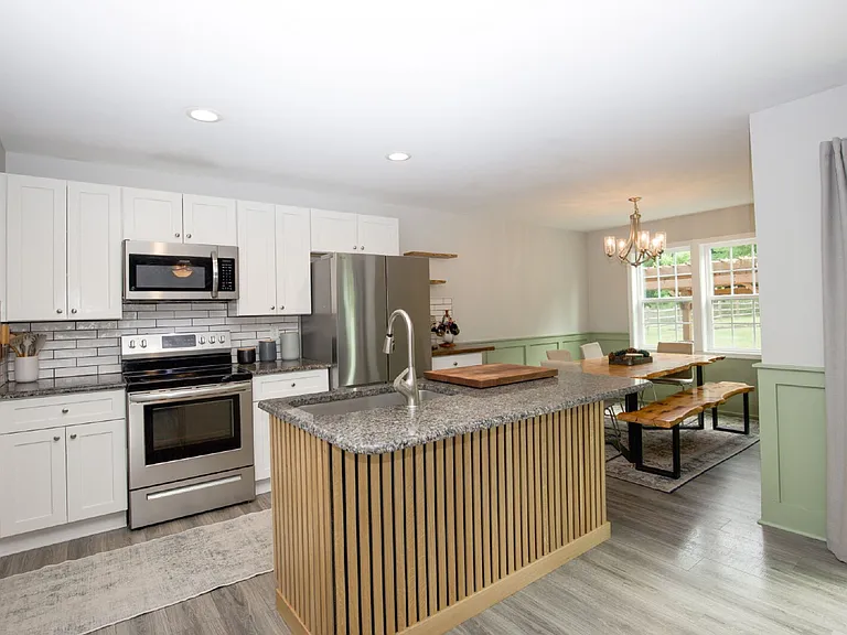 704 Pinecrest St — Photo 8
