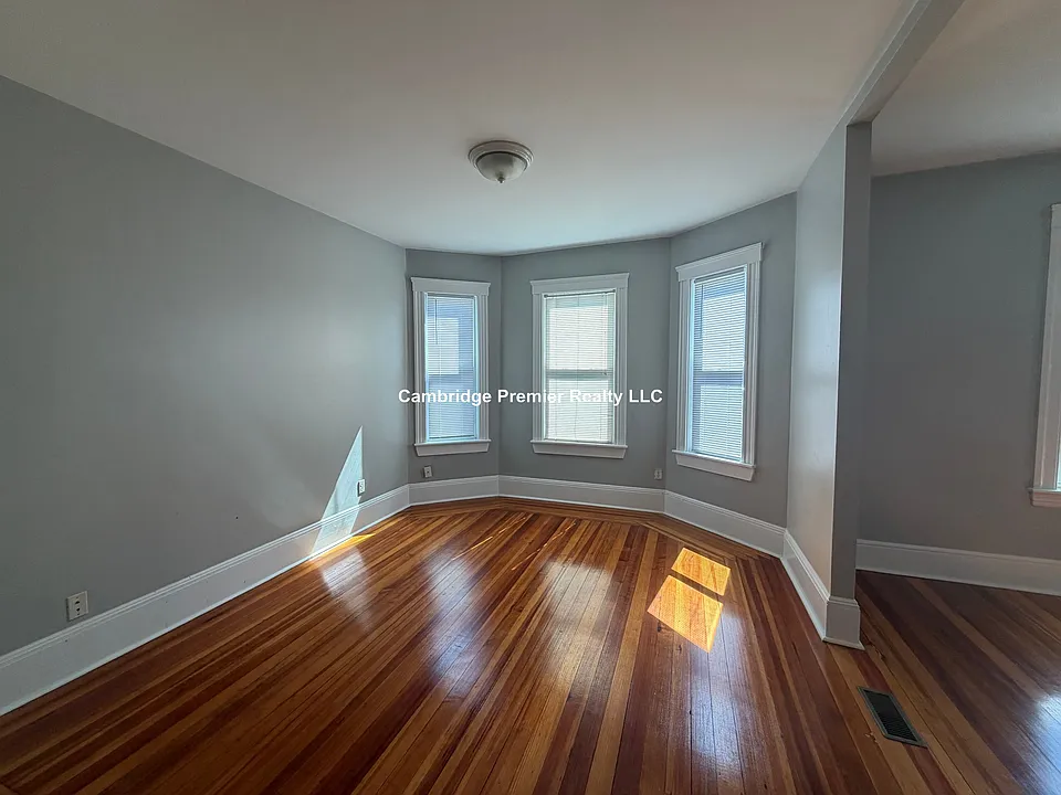 15 Waldo Ave #1