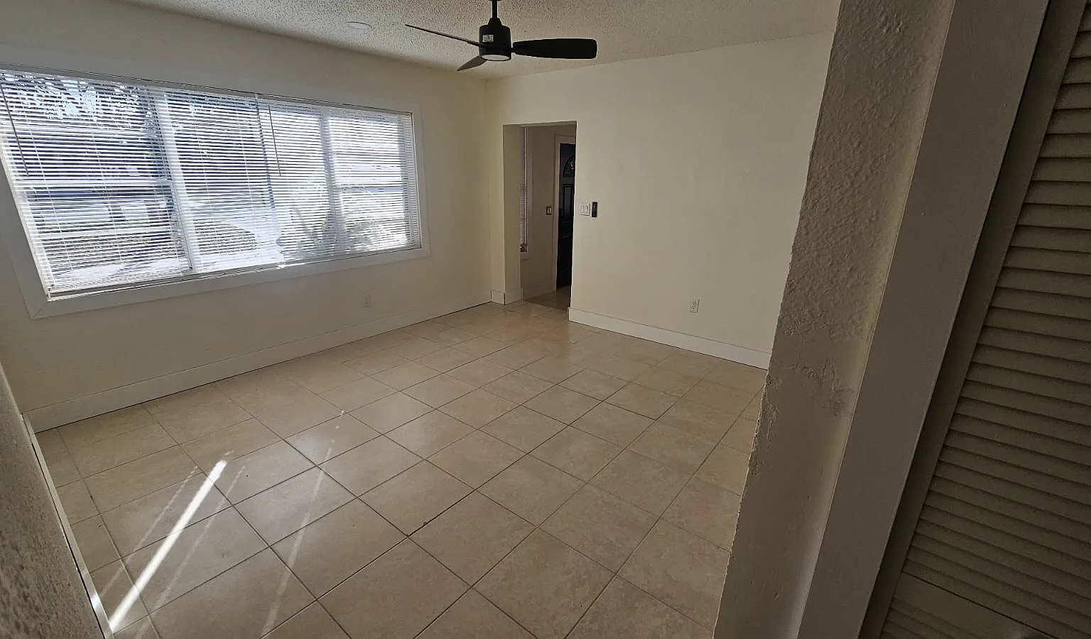 4306 E Clifton St — Photo 3