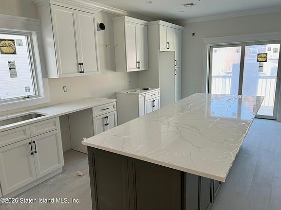 5th image of 178 Geldner Ave