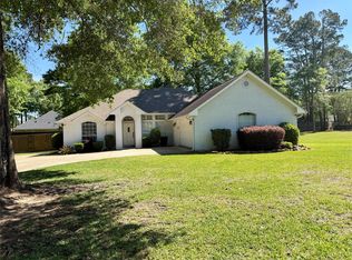 112 Wildwood Dr, Livingston, TX 77351