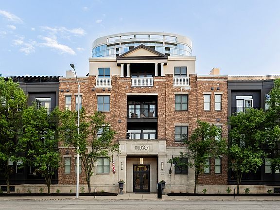 2nd image of 355 E Ohio St Unit 310